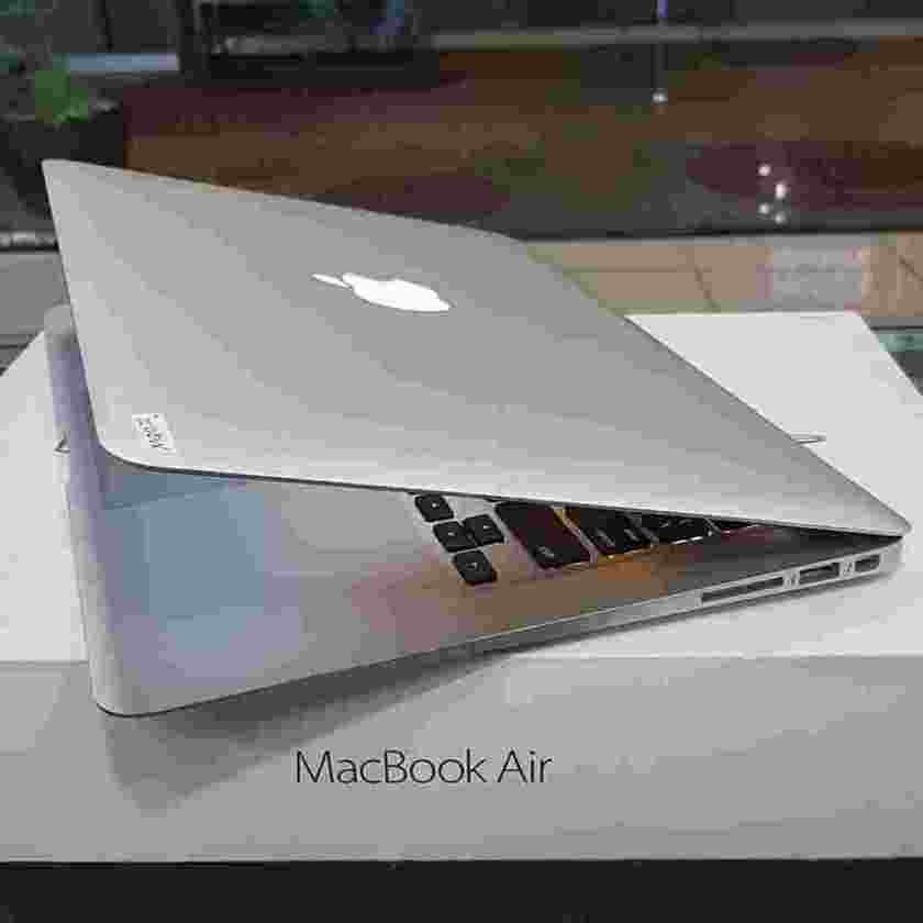 Apple Macbook Air 15inch 16gb/512gb corei7 2020 Silver
